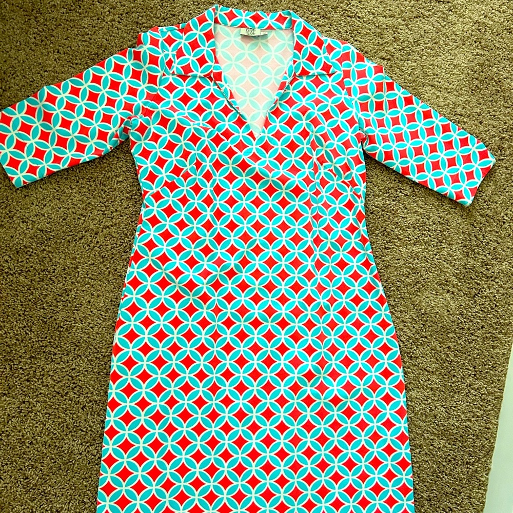 Easy wear and care spandex v-neck dress